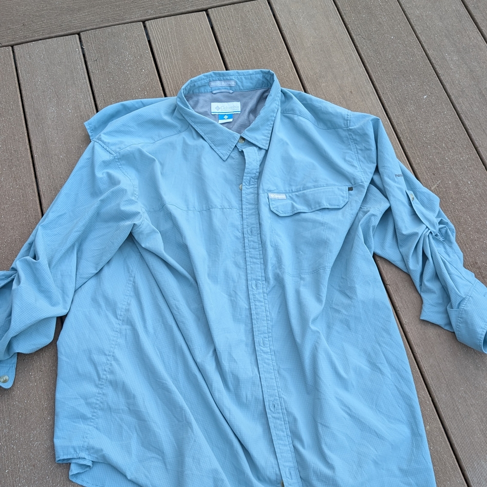 Columbia Light Blue Casual Button Down Shirt